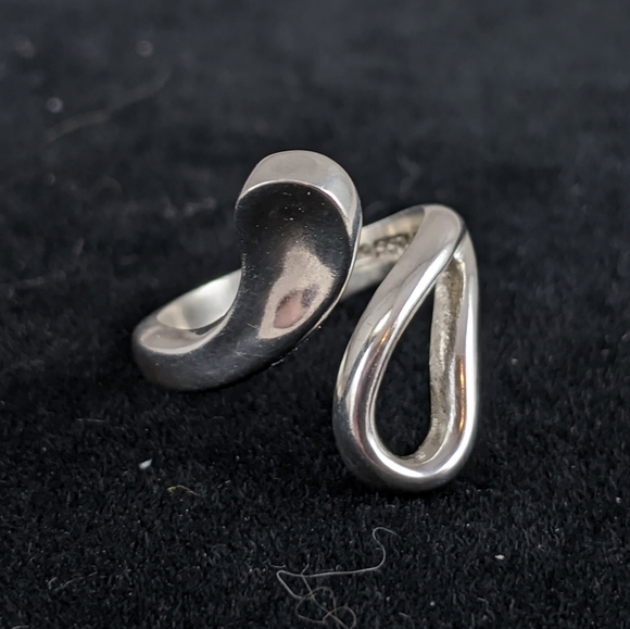 MCM Designer Sterling Silver Minimalist Ring SZ7.5 - Picture 6 of 8